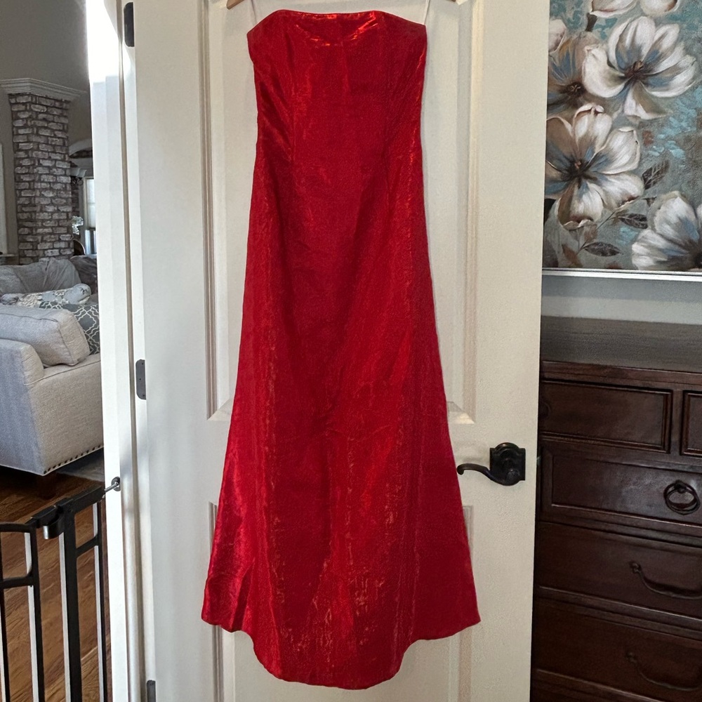Jessica McClintock Strapless Scarlet Gown